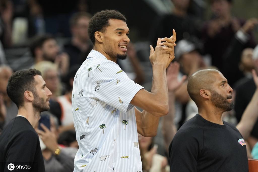 Shams：文班亚马将在对阵雷霆的NBA杯半决赛中复出