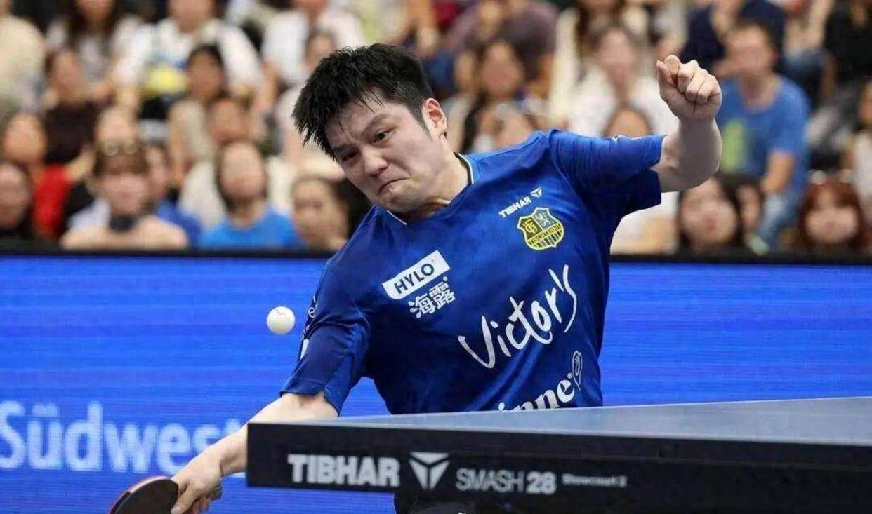 樊振东德甲杀疯了胳膊大腿都是顶配这力量太恐怖，赛场上是绝对的统治者令人叹为观止